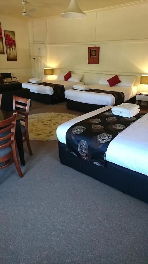 ***  Maleny Hotel Australia